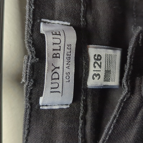 Judy Blue Cropped Jeans Black Fringe Hem Mid-Rise Stretch Women's Size 3 / 26" - Picture 2 of 8